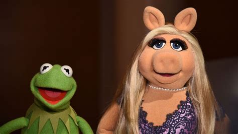 who is miss piggy dating now